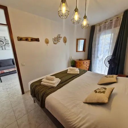 Golden Mile View - Americas *