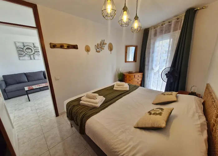 Golden Mile View - Americas *